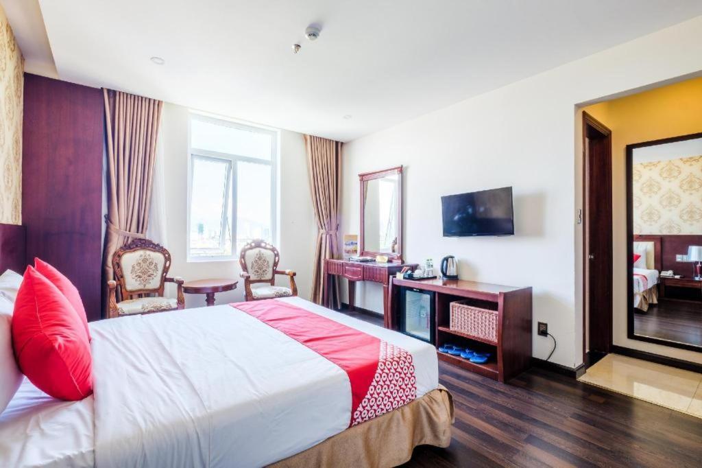Gic Land Hotel Da Nang Buitenkant foto